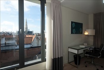 B-Aparthotel Grand Place