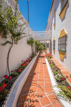 Las Rosas De Capistrano