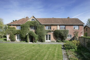 Bridge Farmhouse