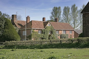 Bridge Farmhouse