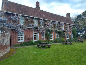 Bridge Farmhouse