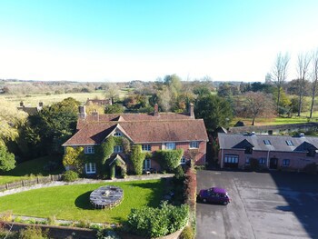 Bridge Farmhouse