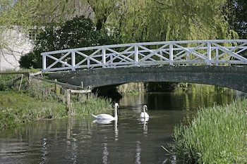 Bridge Farmhouse
