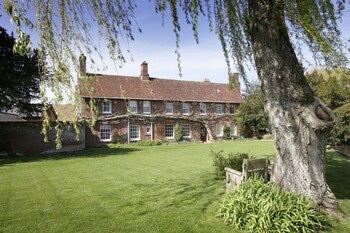 Bridge Farmhouse
