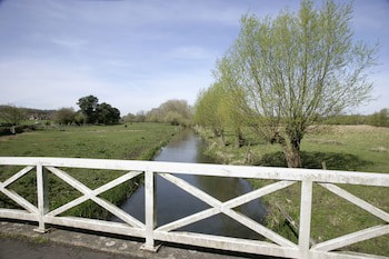Bridge Farmhouse