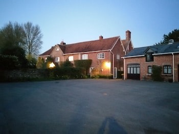 Bridge Farmhouse