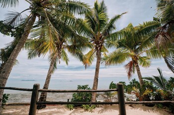 Beachcomber Island Resort