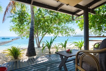 Beachcomber Island Resort