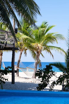 Beachcomber Island Resort