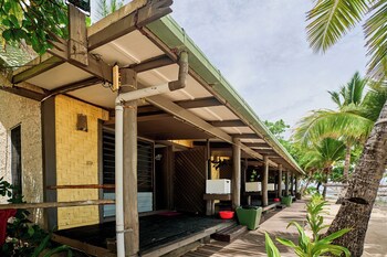 Beachcomber Island Resort