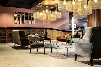 Waterfront Southport Hotel