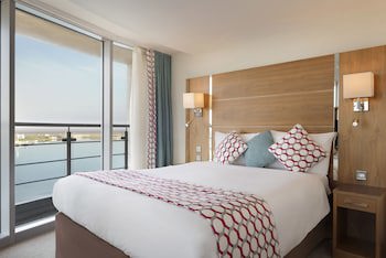 Waterfront Southport Hotel