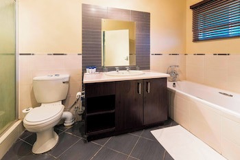 Protea Hotel By Marriott Zambezi River Lodge