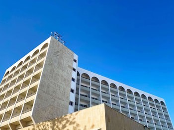 Ajax Hotel