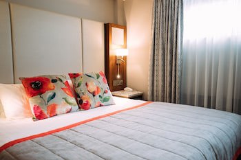 The Valley Hotel & Carriage Gardens