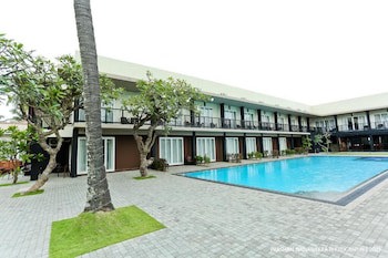 Golden Star Beach Hotel