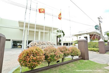 Golden Star Beach Hotel
