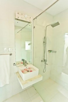 Golden Star Beach Hotel