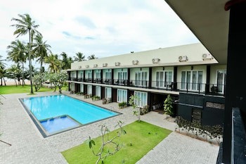 Golden Star Beach Hotel