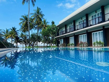 Golden Star Beach Hotel