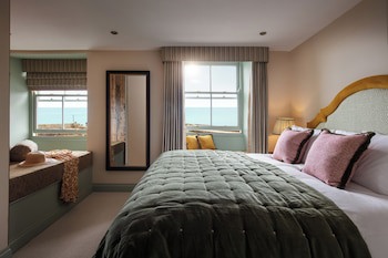 Pier House