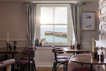 Pier House
