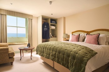Pier House
