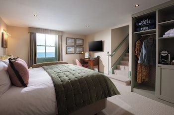 Pier House