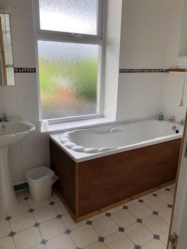 Highland Moors Guest House & Conference Centre