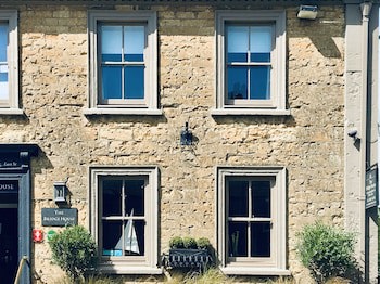 Bridge House Hotel