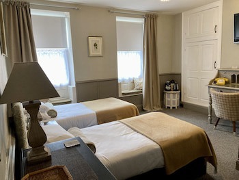 Bridge House Hotel