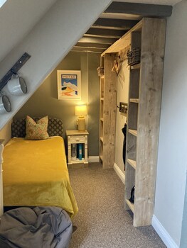 Bridge House Hotel