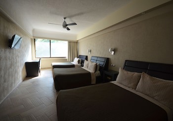 Hotel Diana Del Bosque By Dot Urban
