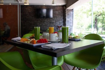 Hotel Diana Del Bosque By Dot Urban