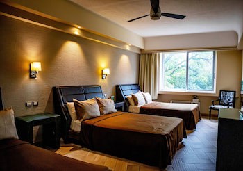Hotel Diana Del Bosque By Dot Urban
