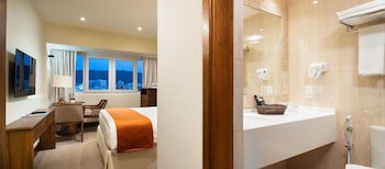 Al Falaj Hotel