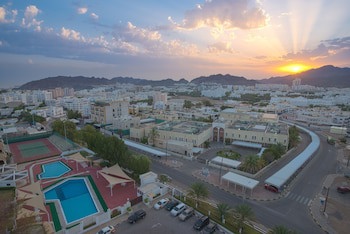 Al Falaj Hotel
