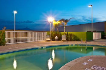 Holiday Inn Express & Suites Monterrey Aeropuerto, An Ihg Hotel