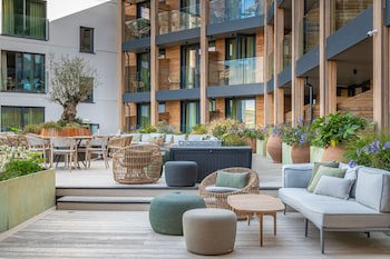 Harbour Beach Club & Hotel