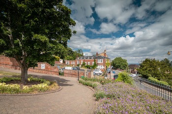 The Mount Pleasant Hotel