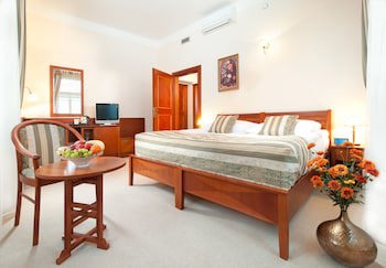 Amigo City Centre Hotel