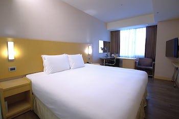 Holiday Inn Express Taoyuan, An Ihg Hotel