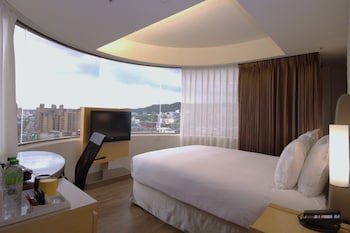 Holiday Inn Express Taoyuan, An Ihg Hotel
