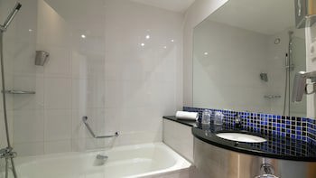 Holiday Inn Express Porto - Exponor, An Ihg Hotel