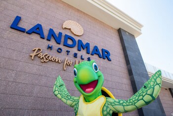 Landmar Costa Los Gigantes Family Resort