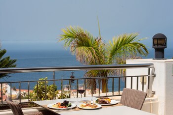 Landmar Costa Los Gigantes Family Resort