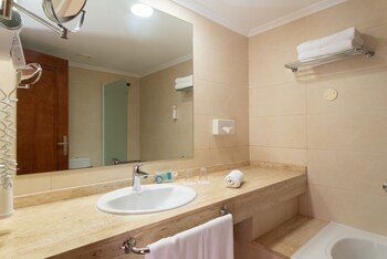 Landmar Costa Los Gigantes Family Resort