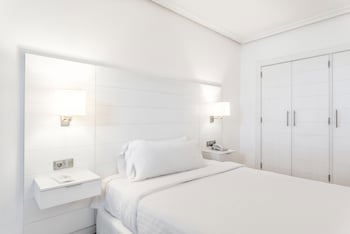 Landmar Costa Los Gigantes Family Resort