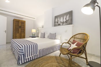 Marina Suites
