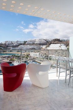Marina Suites